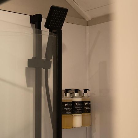 フォート・ウィリアム Driftwood & Hot Tubヴィラ エクステリア 写真
